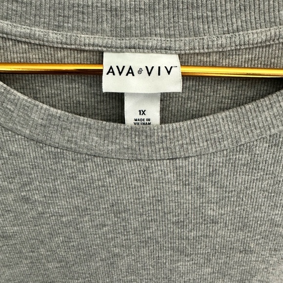 AVA & VIV Gray Long Sleeve Blouse with Large Cuffs - Picture 4 of 6